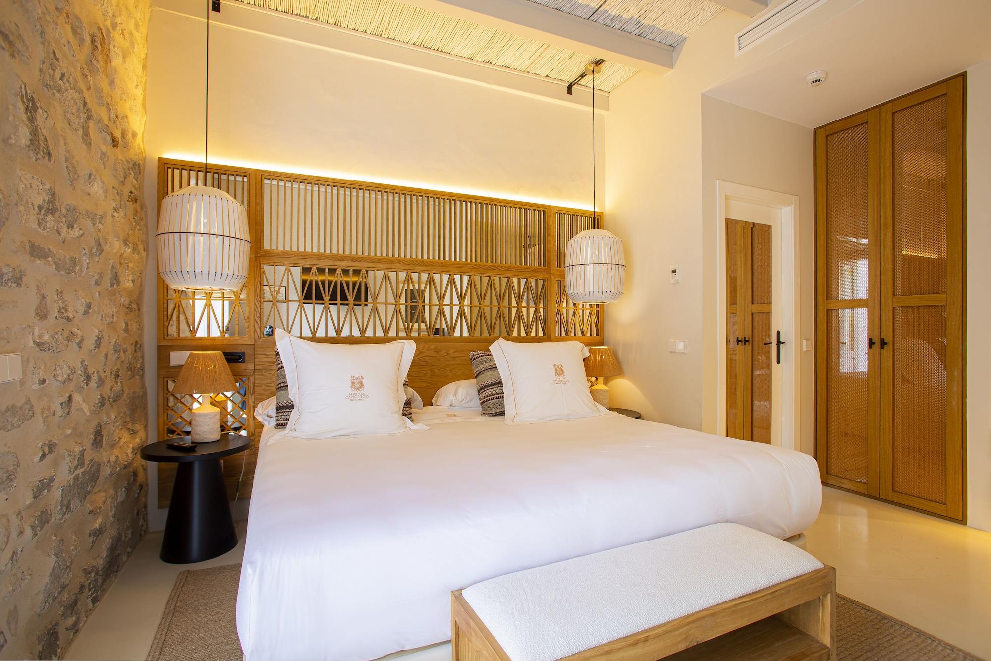 Hotel La Torre Del Canonigo - Small Luxury Hotels Ibiza Town Exterior photo